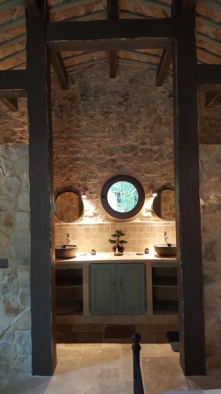 Le Donjon Des Combes Et Son Spa Fayence Quarto foto