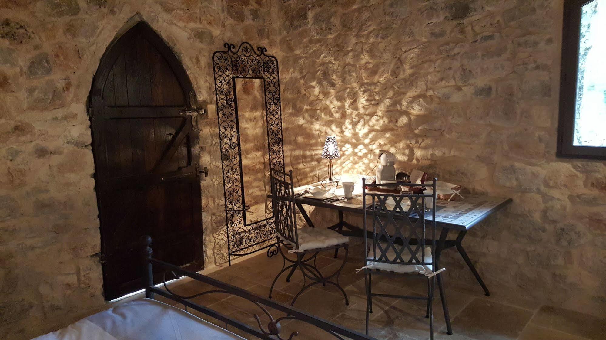 Le Donjon Des Combes Et Son Spa Fayence Exterior foto