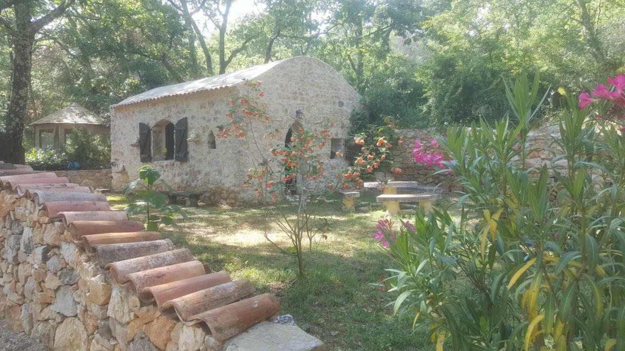 Le Donjon Des Combes Et Son Spa Fayence Exterior foto